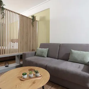 Downtown Seaside Apartment